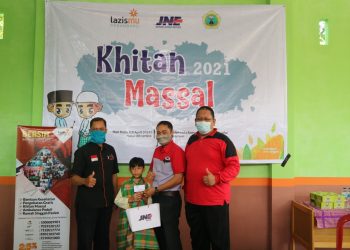 LAZISMU Pekanbaru Gelar Khitanan Massal gandeng SD Madani Islamic School dan JNE Pekanbaru