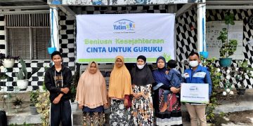 Bantuan Sarana Prasarana dan Bingkisan Guru untuk SD dan SMP Islam Al Hasanah