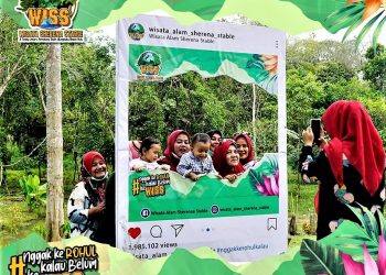 Wisatawan Nusantara saat berfoto di fotobooth Wisata Alam Sherena Stable | foto : ISTIMEWA
