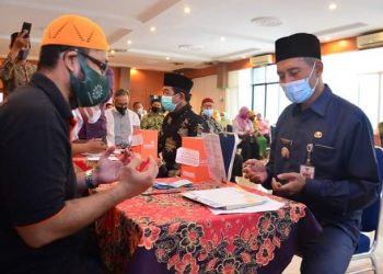 Ayat Cahyadi Langsung Menyalurkan Zakat Mal ke LAZISMU Pekanbaru