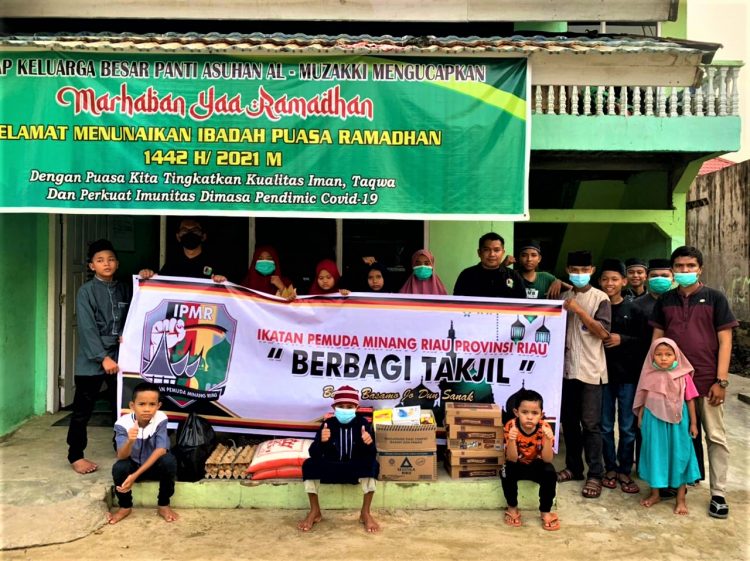 IPMR Provinsi Riau : Program Berbagi Ramadhan di Dua Panti Asuhan