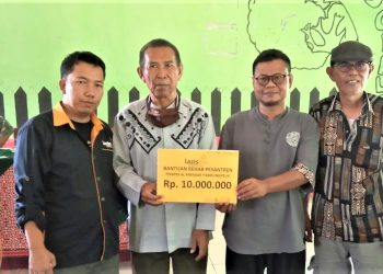 LAZISMU Garut Serahkan Bantuan untuk Renovasi Asrama Pondok Pesantren Al Manaar