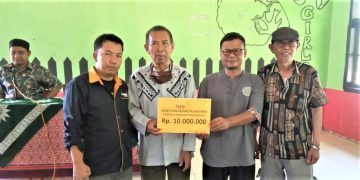 LAZISMU Garut Serahkan Bantuan untuk Renovasi Asrama Pondok Pesantren Al Manaar