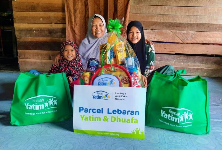 Rumah Yatim Bagikan Parcel Lebaran untuk Yatim Dhuafa di Pekanbaru