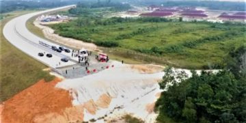 Presiden Jokowi : Dengan Jalan Tol, Indonesia Memiliki Daya Saing Tinggi Terhadap Negara Lain