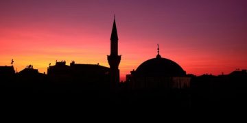 9 Cara Meraih Lailatul Qadar