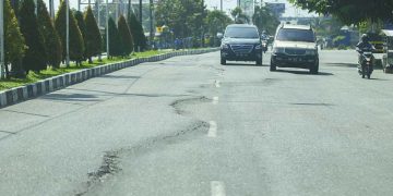 Jalan Provinsi di Riau Masih Banyak Tak Terawat hingga Bahayakan Warga