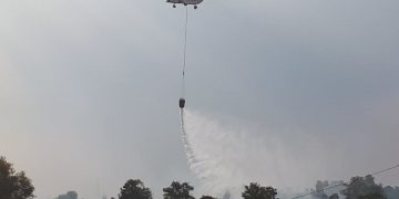 Terpantau 18 Hotspot, BPBD Riau Turunkan 2 Helikopter Water Bombing Padamkan Karhutla di Rohil