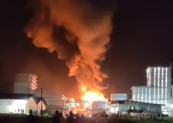 Tangki Pengolahan Minyak Sawit PT Sari Dumai Oleo di Lubuk Gaung Terbakar