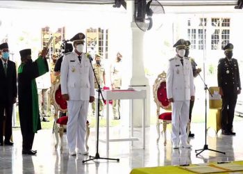 Gubri Lantik Andi Putra-Suhardiman Jadi Bupati dan Wakil Bupati Kuansing