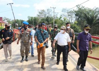 Kerap Dilanda Banjir, Wabup Nasarudin Tinjau Dua Desa di Kecamatan Ukui