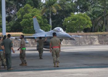 Enam Pesawat Tempur F-16 Amerika Tiba di Lanud Rsn Pekanbaru