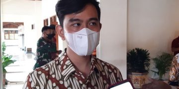 Gibran Sekeluarga Naik Mobil Solo-Jakarta PP Demi Ucapan Ultah ke Jokowi