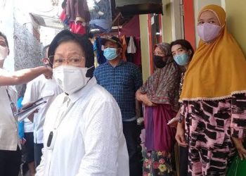 Temukan Dana Bansos Dipotong Sebesar Rp 50 Ribu, Mensos Risma Ngamuk
