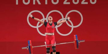 Presiden Joko Widodo ke Windy Cantika Sang Pemenang Medali Pertama Indonesia di Olimpiade Tokyo 2020: Selamat!