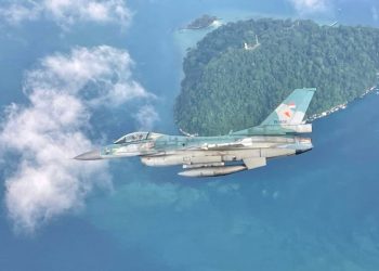 Pesawat Tempur F-16 TNI AU Patroli Pulau Terluar Selat Malaka dan Karimata