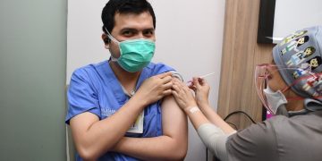 Kementerian Kesehatan Tindak Lanjuti Soal KTP WNI Digunakan Vaksin oleh WNA