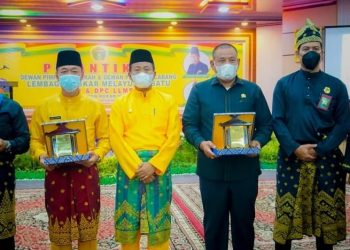 Bupati Rohil Hadiri Pelantikan Pengurus DPD dan DPC LLMB