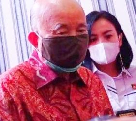 270 Juta Orang Tertipu ; Menunggu (Hukuman) Seharga Dua Triliyun