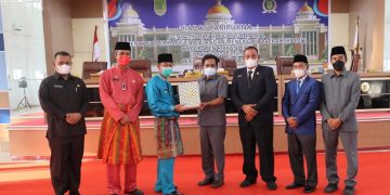 Paripurna DPRD, Bupati Rohil Serahkan Rancangan Awal RPJMD 2021-2026