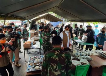 Kepala BNPB Puji Inisiasi Korem 031/Wira Bima Dirikan Dapur Umum