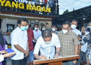 Tempatnya Keren, Bupati Rohil Resmikan Coffe Uyang Bagan