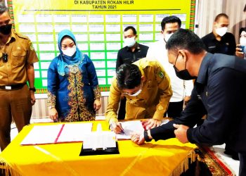 Bupati Rohil Deklarasikan Komitmen Publik Percepatan Pencegahan dan Penanganan Stunting Terintegrasi