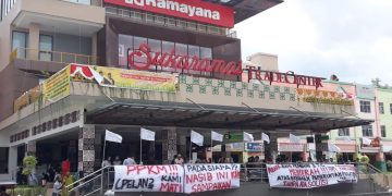 Pedagang STC : Pelan Pelan Kami Mati !!!