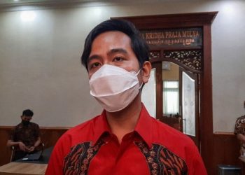 Gibran Pasang Baliho Puan, Tapi Posting Foto dengan Ganjar di Instagram, Netizen: Kode Keras Nih…