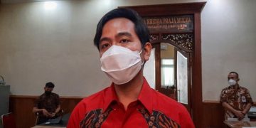 Gibran Pasang Baliho Puan, Tapi Posting Foto dengan Ganjar di Instagram, Netizen: Kode Keras Nih…
