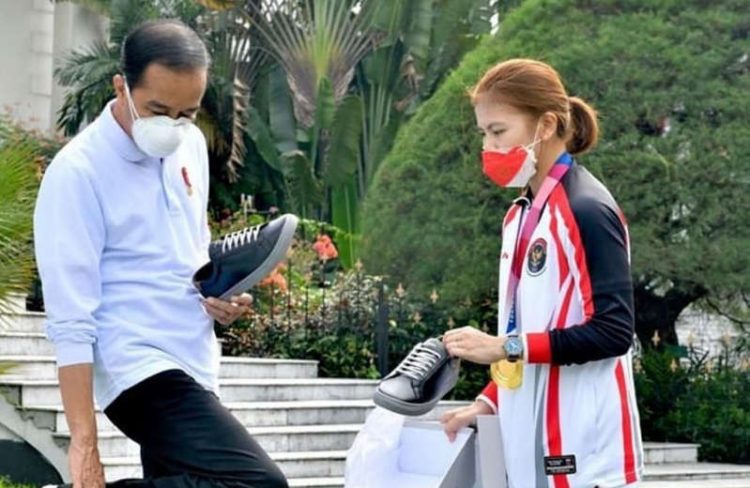 Sempat Bikin Kaget Jokowi, Ini Alasan Sneakers dari UMKM Greysia Polii Mahal