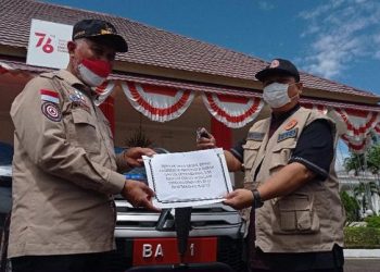 Gubernur Sumbar Serahkan Mobil Dinas Rp2,9 M ke Satgas COVID-19