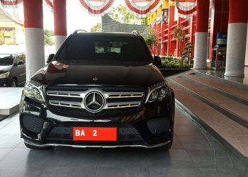 Usai Serahkan Kendaraan Dinas Baru ke Satgas COVID-19, Wagub Sumbar Pakai Mobil Pribadi ke Kantor Gubernur