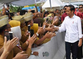 Jokowi Bakal Umumkan Kenaikan Gaji PNS, Begini Respons DPR