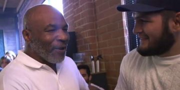 Kata Pertama yang Diucapkan Mike Tyson Saat Jumpa Khabib