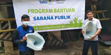 Rumah Yatim Berikan Bantuan untuk Pembangunan Fasilitas WC Mushola Al Ikhlas