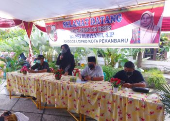 Hj. Sri Rubiyanti S.Ip pada masa Resesnya Himpun Masukan dan Kebutuhan Masyarakat.