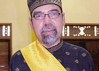 Datuk Seri Al-Azhar Ketua Majelis Kerapatan Adat Lembaga Adat Melayu Riau Tutup Usia