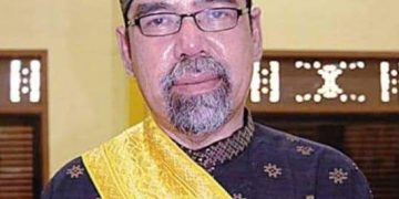 Datuk Seri Al-Azhar Ketua Majelis Kerapatan Adat Lembaga Adat Melayu Riau Tutup Usia