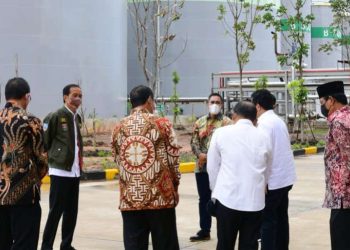 Jokowi Sampaikan Hormat kepada Haji Isam di Peresmian Pabrik Biodiesel Jhonlin