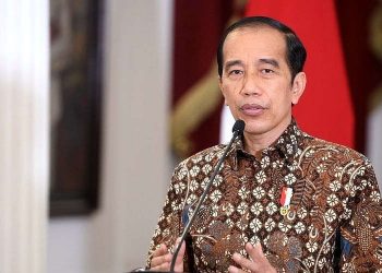 Jokowi Berikan Bantuan Tunai Rp 1,2 Juta untuk PKL di Tarakan