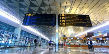 Aturan Lengkap Turis Asing yang Mau Masuk Republik Indonesia