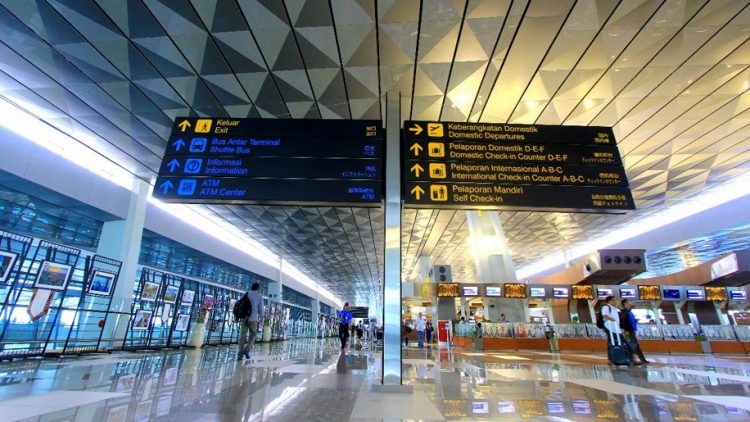 Aturan Lengkap Turis Asing yang Mau Masuk Republik Indonesia