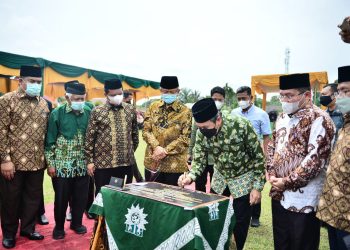 Ketua PP Muhammadiyah Dr Anwar Abbas dan Gubernur Riau H Syamsuar Resmikan PonPes Muhammadiyah Kampar