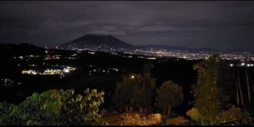 di Kolega Prioritas Camping Ground Pas untuk Menenangkan Hirup Pikuk Kota dan Menikmati Indahnya Kota di Malam Hari