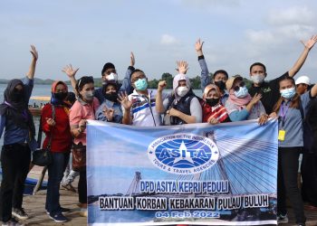 ASITA Kepri Peduli Bersama Pegiat Pariwisata Bantu Korban Kebakaran di Pulau Buluh