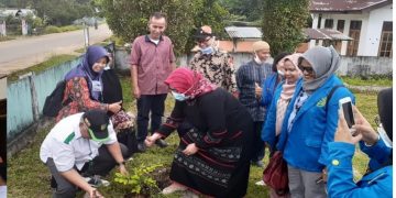 FAPERTA Universitas Islam Riau Mengadakan Pelatihan Penanaman Buah di Kabupaten Rokan Hulu