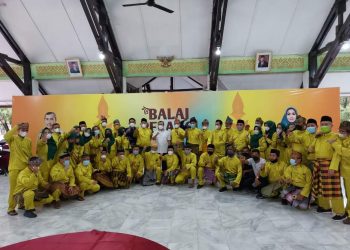 Gubernur Syamsuar Lepas 110 Pengurus dan Anggota PWI Riau ke HPN di Kendari