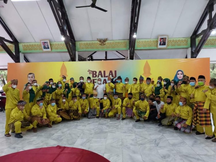 Gubernur Syamsuar Lepas 110 Pengurus dan Anggota PWI Riau ke HPN di Kendari