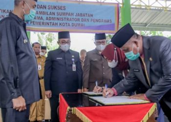 Lantik Pejabat Eselon, Walikota Dumai ingatkan Jaga Sholat Berjamaah